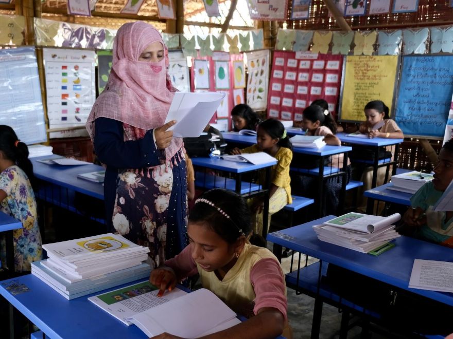 El papel de las maestras de los centros educativos es clave para que las niñas vayan a clase