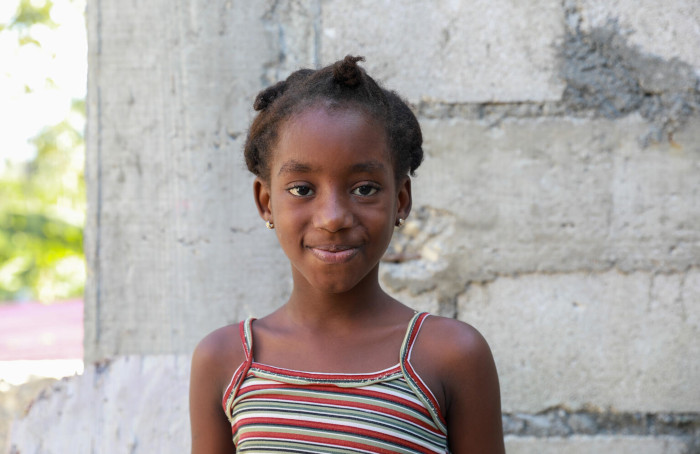 Rebecca, de 9 años, recibe la dosis de vacuna contra el cólera en Puerto Príncipe, Haití.