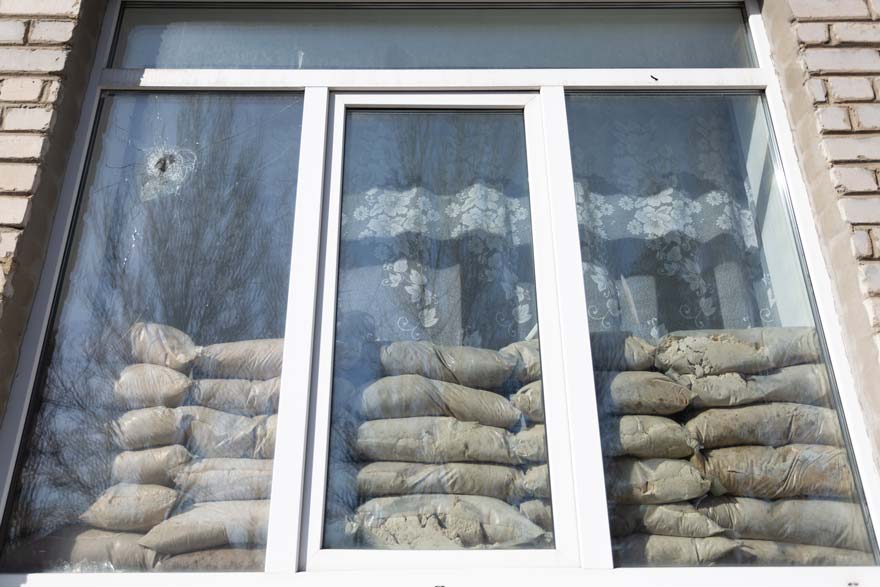 Cómo abordar la salud mental tras el confinamiento Imagen de una ventana bloqueada