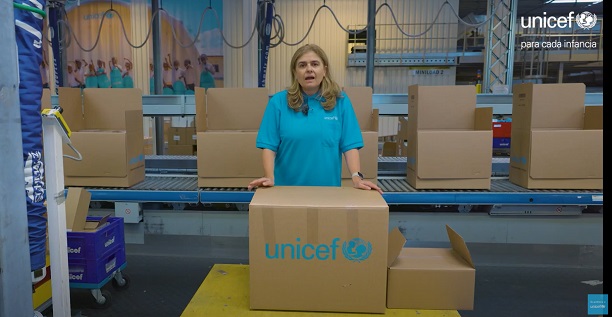 Paloma Escudero en el almacén de suministros de UNICEF
