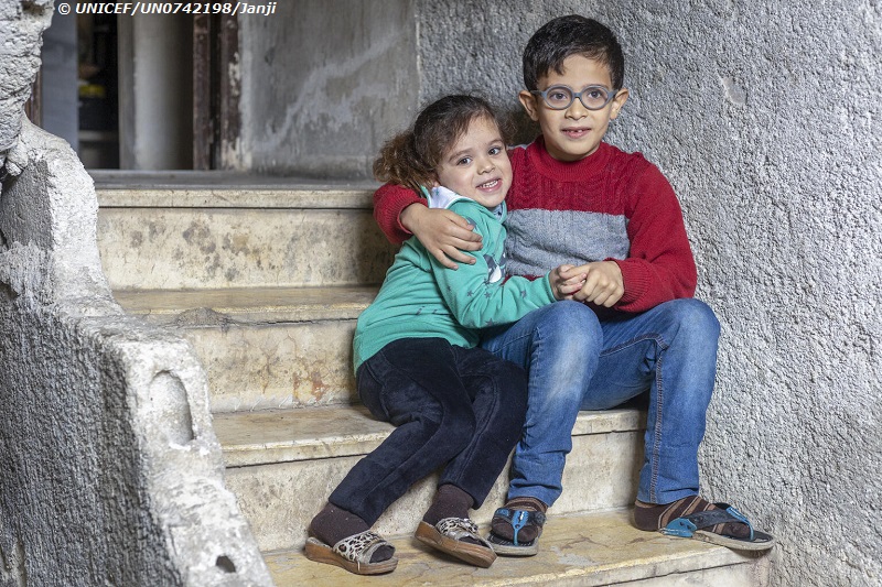 Casi 1.500 millones de niños y niñas en el mundo sin protección social básica