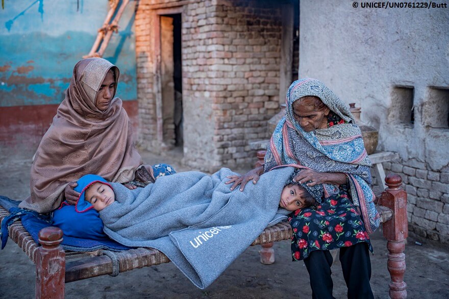 Pakistán: las lluvias han terminado, pero los niños siguen muriendo