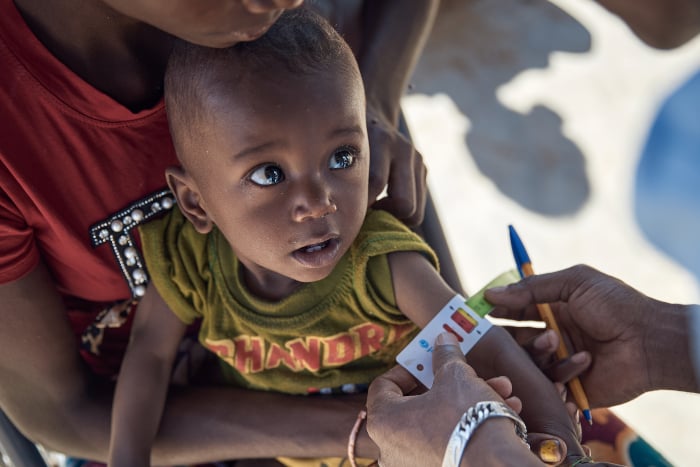 El hambre mundial disminuye un año más, pero el progreso por regiones sigue desigual
