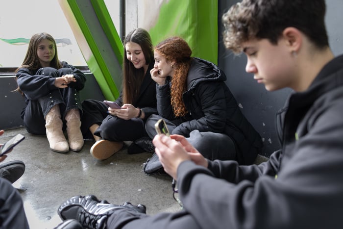 UNICEF exige algoritmos seguros para los adolescentes