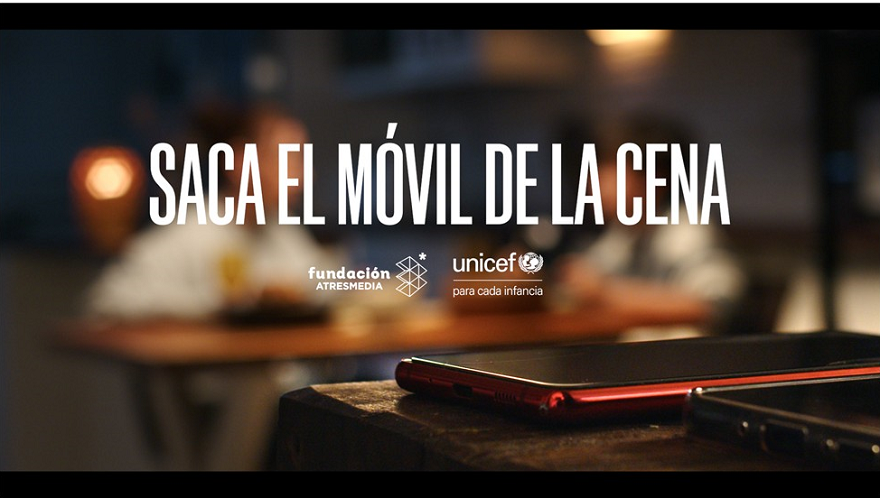La Fundación Atresmedia y UNICEF España lanzan ‘Saca el móvil de la cena’