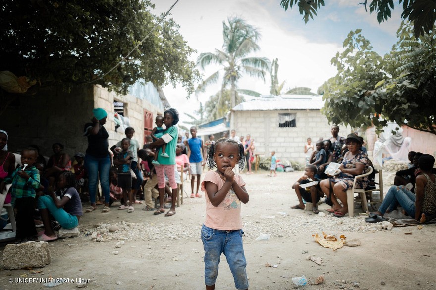Una niña desplazada en Haití