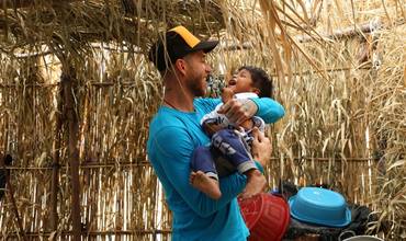 Sergio Ramos durante una visita a Perú con UNICEF