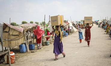 Imagen de la llegada de suministros humanitarios a Pakistán tras las inundaciones
