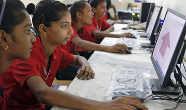 9 de cada 10 adolescentes y mujeres jóvenes en países de ingresos bajos están desconectadas 