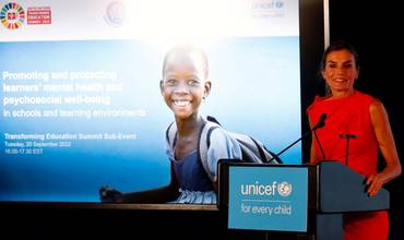 SM la Reina promueve la salud mental de la infancia en los centros educativos