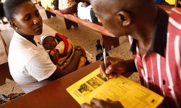 UNICEF España y la Fundación ”la Caixa” impulsan la supervivencia infantil de más de 130.000 niños y niñas en Sierra Leona