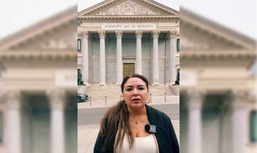 Sonia Silva, jefa de la oficina de UNICEF en Gaza frente al Congreso de los Diputados en España