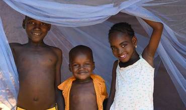 Suministramos la primera vacuna contra la malaria a millones de niños