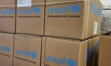 El primer envío de ayuda humanitaria de UNICEF llega a Ucrania mientras el conflicto se intensifica