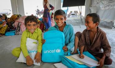 Pakistán: más de 2 millones de niños no van a clase por las inundaciones