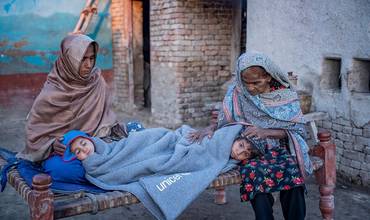 Pakistán: las lluvias han terminado, pero los niños siguen muriendo