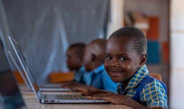 Giga: conectar todas las escuelas a Internet