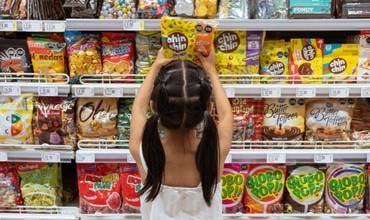 Más obesidad entre los niños en edad escolar y adolescentes.