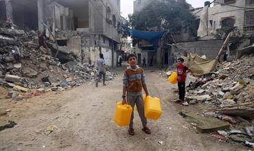 A los niños y niñas de Gaza se les acaba el tiempo: la escasez de agua desata la alarma por enfermedades