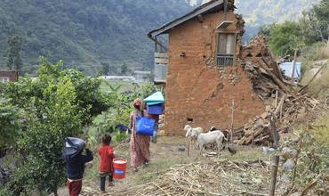 Nepal: niños y familias en peligro tras un terremoto