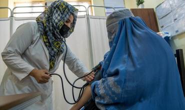 Afganistán: ¿prohibir a las mujeres estudiar medicina?