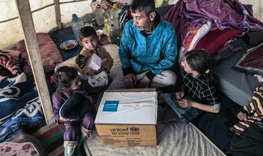 En Gaza, esta es una de las familias que ha recibido suministros de UNICEF contra el frío