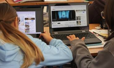 Las restricciones de edad por sí solas no garantizan la seguridad de la infancia y la adolescencia en Internet