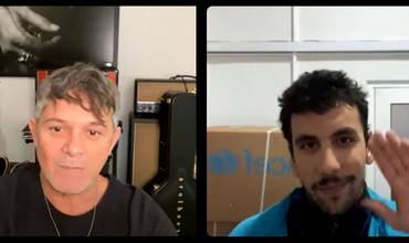 Alejandro Sanz y Juan Haro durante su conversación