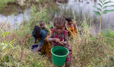 El cambio climático es una amenaza urgente para mujeres embarazadas, niños y niñas