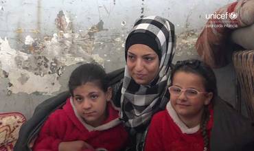 Familia siria afectada por los 12 años de conflicto.