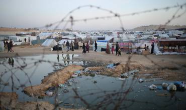 Niños y familias desplazados en Rafah, sur de Gaza.