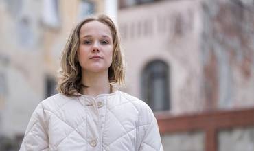 Anastasiia, una niña ucraniana de 16 años que ahora vive en Rumanía