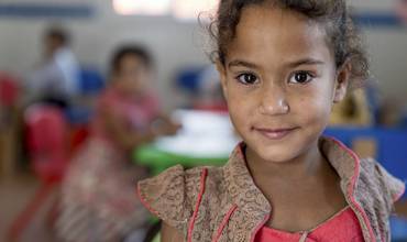 Unha nena na súa aula