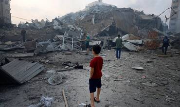 Destrozos provocados por el conflicto en las calles de Gaza