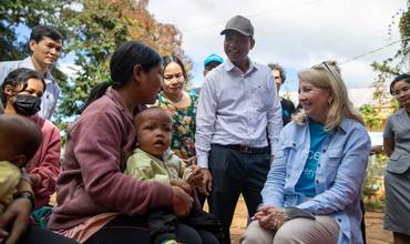 Catherine Russell durante su visita a Vietnam