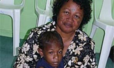 FRIENDS FOUNDATION: LAS LABORES DE PREVENCIÓN Y EL APOYO A LAS MADRES Y NIÑOS Y NIÑAS AFECTADOS POR EL VIH/SIDA