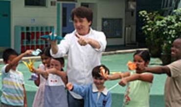Jackie Chan protagoniza un anuncio sobre la gripe aviar