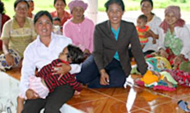 Apoyando a la madres en Camboya para asegurar a los bebés la lactancia