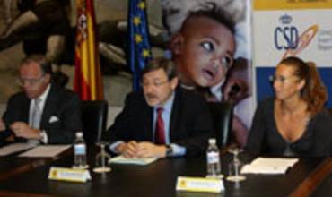 Convenio entre UNICEF España y la Federación de Natación