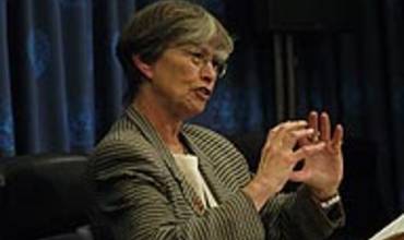 CAROL BELLAMY: «HAY QUE HABLAR SIN MIEDO SOBRE LO QUE SUPONE SER UNA MUJER O UNA NIÑA ATRAPADA EN UN CONFLICTO ARMADO»