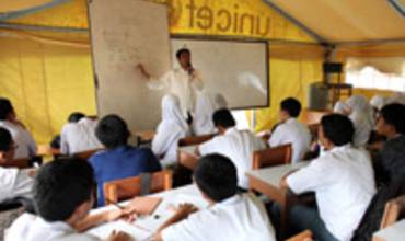 Vuelta a la escuela después del terremoto en Indonesia
