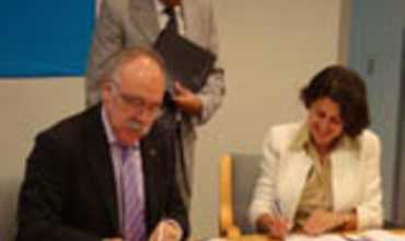 Acuerdo entre UNICEF y la Generalitat de Cataluña para el desarrollo de la infancia