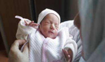 La mortalidad infantil se reduce en un tercio en dos décadas