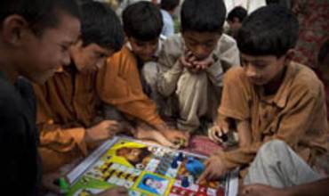 Espacios amigos de la infancia para los niños afectados por las inundaciones en Pakistán