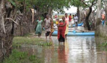 Haurrek arriskuan jarraitzen dute Sri Lankako uholdeen ondorioz