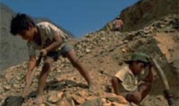 LAS MEDIDAS PARA PONER FIN AL TRABAJO INFANTIL DEBEN CENTRARSE EN LA EDUCACIÓN