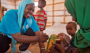 Radio Televisión Castilla y León apoya la lucha contra la desnutrición infantil 