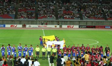 El FC Barcelona demuestra su compromiso con la campaña de UNICEF 'Unidos por la infancia. Unidos contra el SIDA' durante su gira asiática