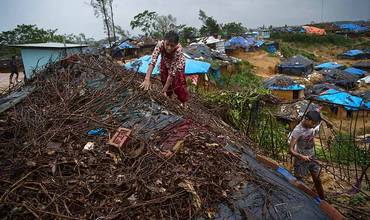 Los rohingya se preparan para el monzón en Bangladesh