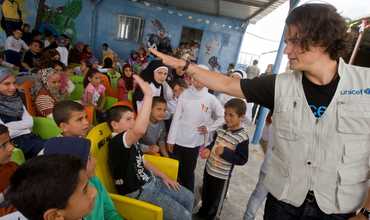 Crisis de Siria: Orlando Bloom se reúne con niños refugiados en Jordania